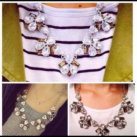 Stella & Dot retired Lila necklace - Picture 3 of 5